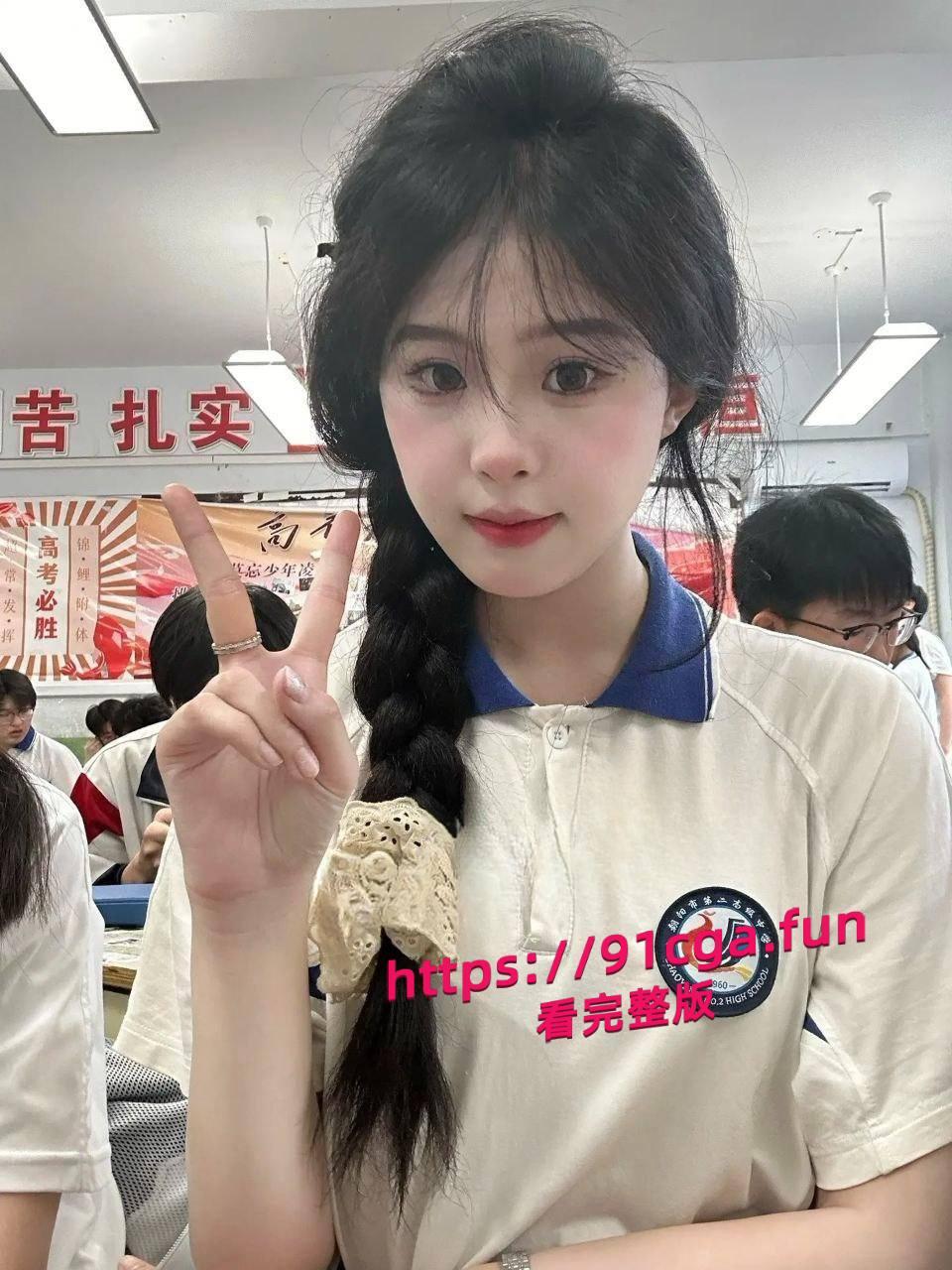 广州民航职业技术学院的校花 贾明爽 表面高冷女神,私下却被爆出惊天大料! 第1张 广州民航职业技术学院的校花 贾明爽 表面高冷女神,私下却被爆出惊天大料! 第1张