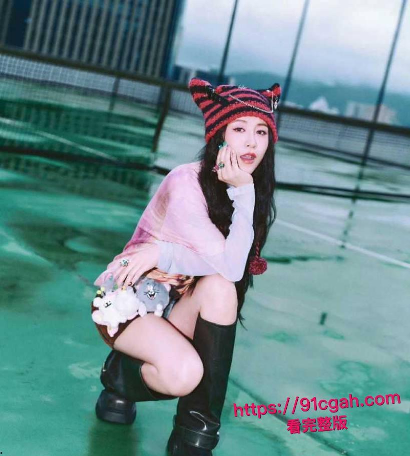 中国有嘻哈总导演 车澈 与李嘉格离异后与 乃万 曝出黑料 当街小便搂搂抱抱 酒店开房视频曝光! 第3张 中国有嘻哈总导演 车澈 与李嘉格离异后与 乃万 曝出黑料 当街小便搂搂抱抱 酒店开房视频曝光! 第3张