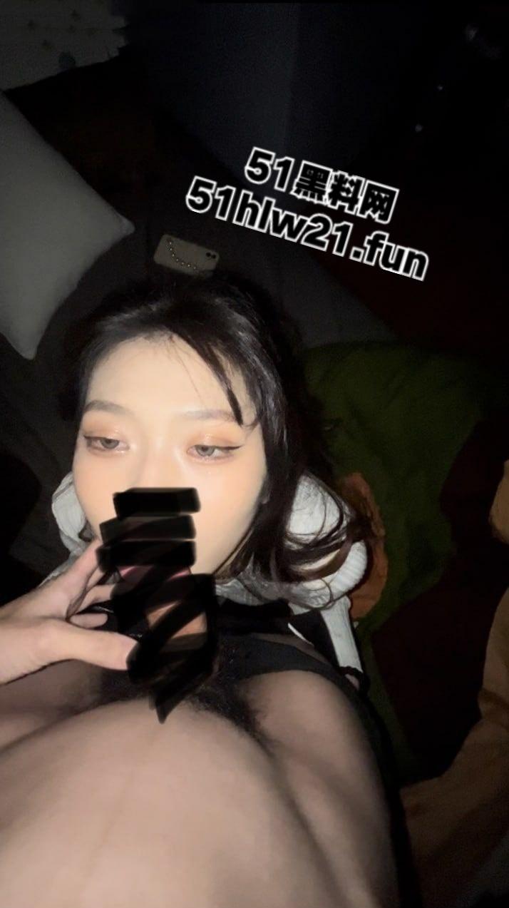 山西大学【王慧琴】高颜值反差骚母狗,性癖特别怪异喜欢粉色尾巴肛塞,已被精心调教成性奴。 第5张 山西大学【王慧琴】高颜值反差骚母狗,性癖特别怪异喜欢粉色尾巴肛塞,已被精心调教成性奴。 第5张