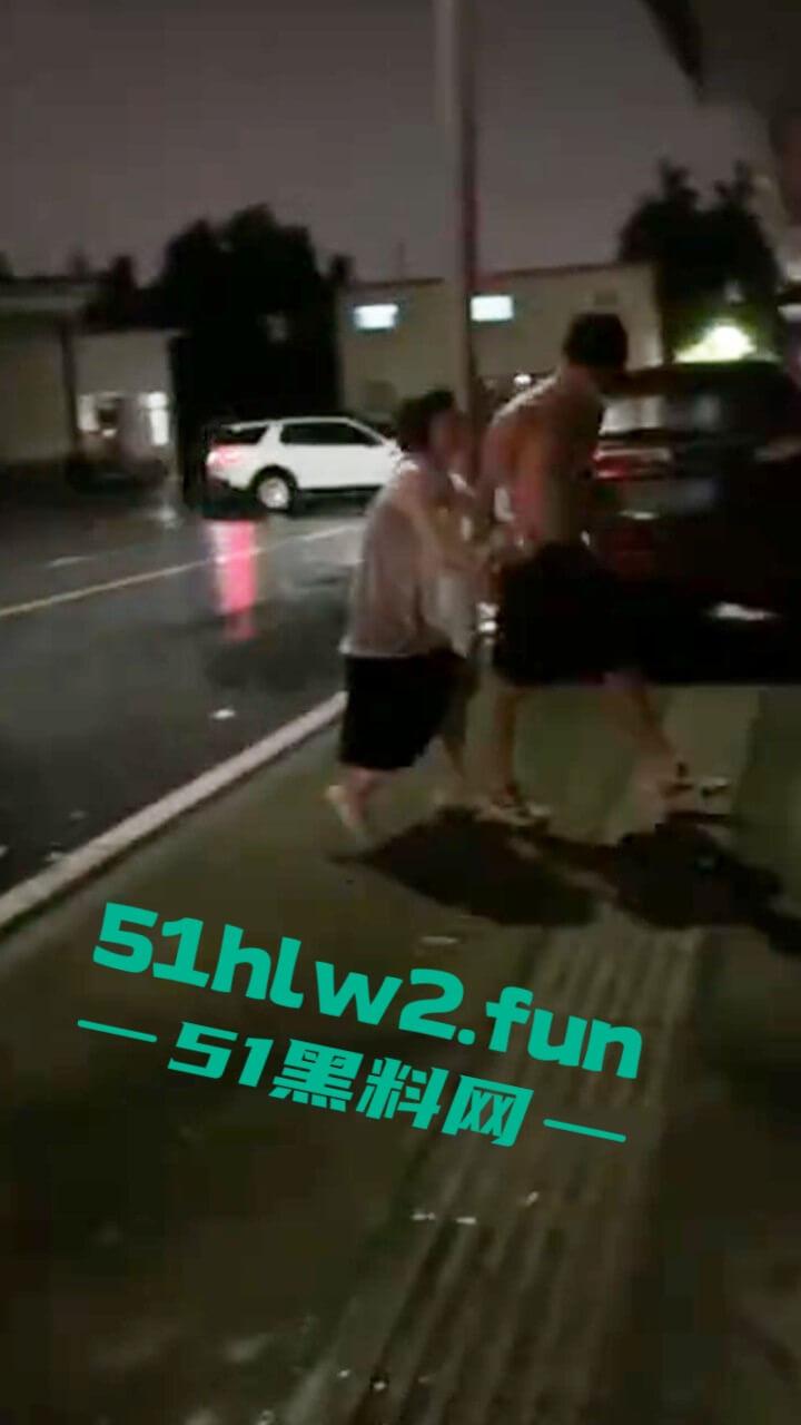 广东渣女开男友车装白富美出轨车震情人,男友用GPS找到当场抓住俩人奸情胆子是真大啊。 第4张 广东渣女开男友车装白富美出轨车震情人,男友用GPS找到当场抓住俩人奸情胆子是真大啊。 第4张