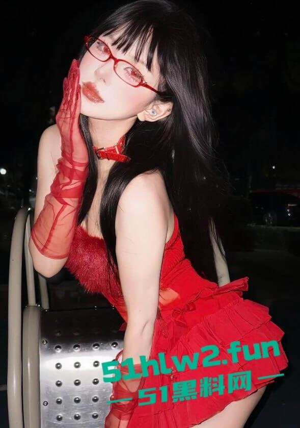 苏州美术学院爱cos的精神妹【方可儿】情趣黑丝白丝各种诱惑榨精,后怼撞击炮台骚贱淫叫! 第7张 苏州美术学院爱cos的精神妹【方可儿】情趣黑丝白丝各种诱惑榨精,后怼撞击炮台骚贱淫叫! 第7张