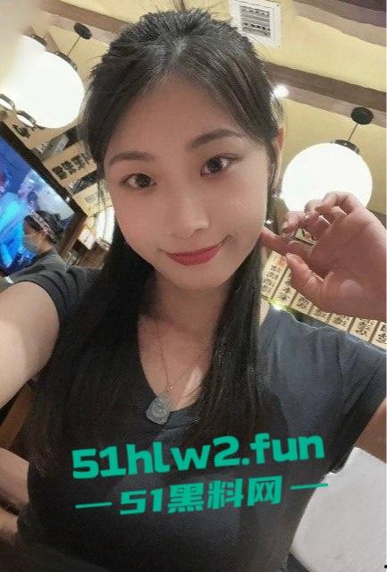 唐山极品母狗【吴蕾云】背着男友偷吃猛男,被大屌操到腿软,口爆颜射舔得干干净净,全程自拍视频惨遭流出! 第2张 唐山极品母狗【吴蕾云】背着男友偷吃猛男,被大屌操到腿软,口爆颜射舔得干干净净,全程自拍视频惨遭流出! 第2张