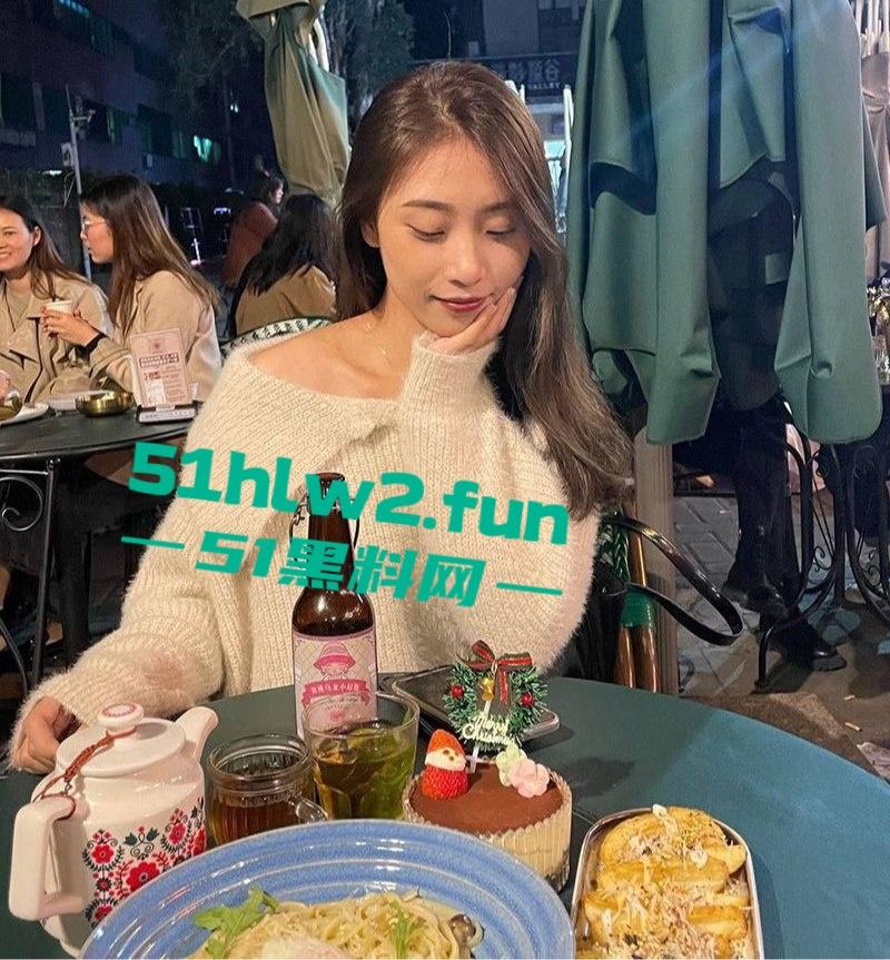 唐山极品母狗【吴蕾云】背着男友偷吃猛男,被大屌操到腿软,口爆颜射舔得干干净净,全程自拍视频惨遭流出! 第5张 唐山极品母狗【吴蕾云】背着男友偷吃猛男,被大屌操到腿软,口爆颜射舔得干干净净,全程自拍视频惨遭流出! 第5张