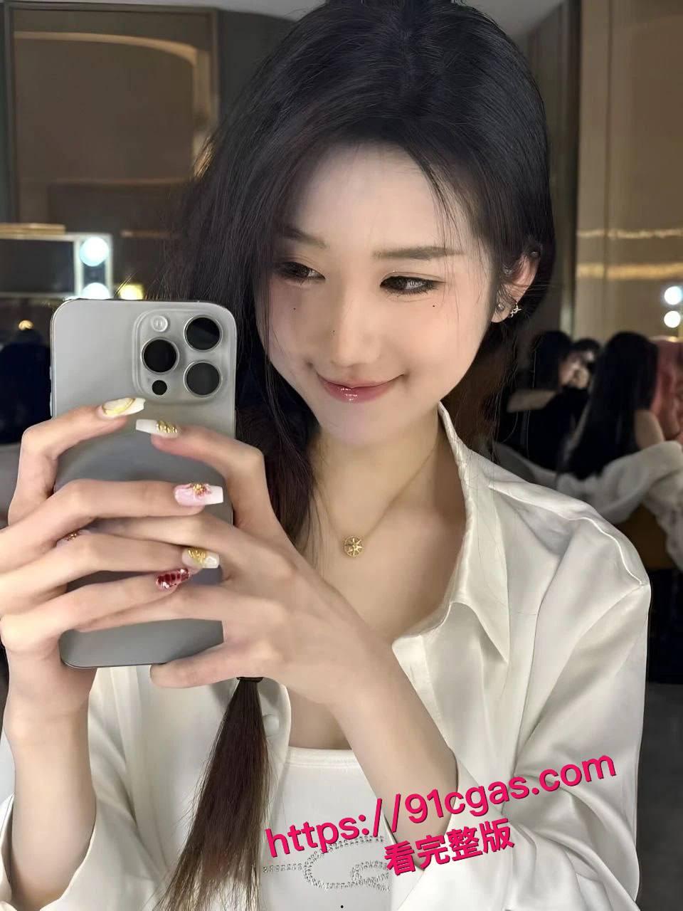 重庆大学超搞颜值母狗萝·莉徐紫茵 被刚交往的男友大叔调教，露脸口交鸡  第4张