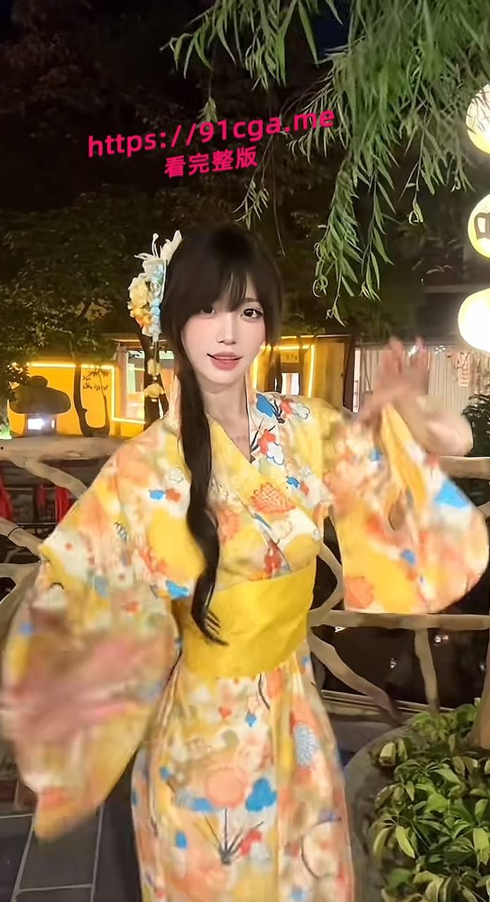 抖音80万粉网红 心系小许 颜值博主未流出过的定制视频  第4张