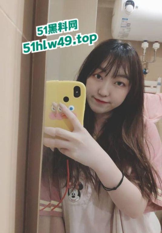 富豪瓜友投稿,杭州附近人撩骚的主播性感骚逼【刘美君】奶大腿长三点粉嫩太诱人了! 第5张 富豪瓜友投稿,杭州附近人撩骚的主播性感骚逼【刘美君】奶大腿长三点粉嫩太诱人了! 第5张