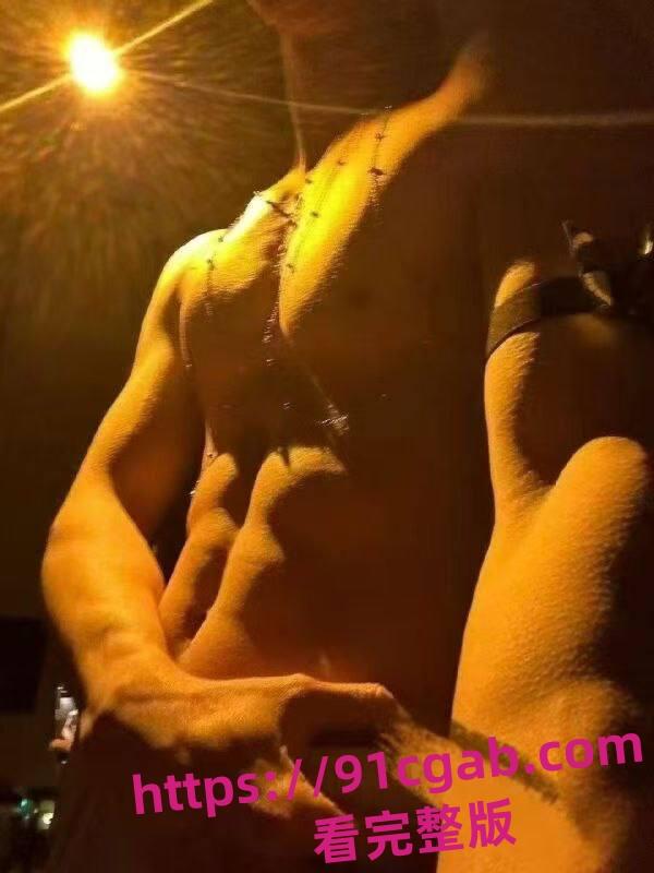 约炮肌肉男大翻车!网恋奔现货不对板,聊天记录曝光,笑翻全网! 第1张 约炮肌肉男大翻车!网恋奔现货不对板,聊天记录曝光,笑翻全网! 第1张