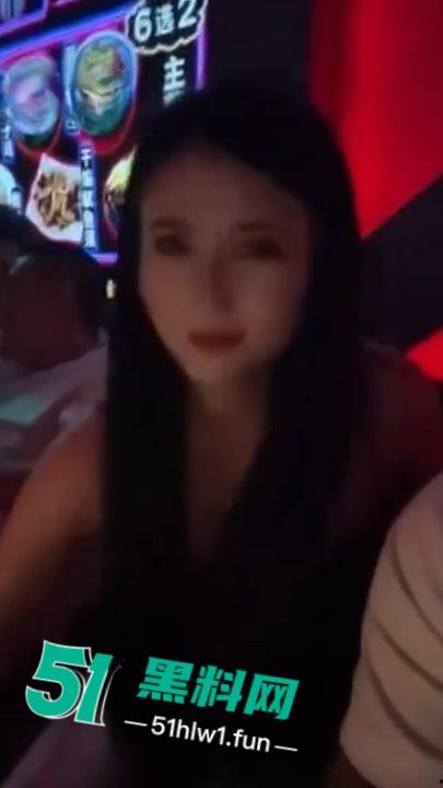 天津抖音女网红【小宋佳】知三当三,被男主正妻抓奸曝光大量不雅视频流出! 第3张 天津抖音女网红【小宋佳】知三当三,被男主正妻抓奸曝光大量不雅视频流出! 第3张