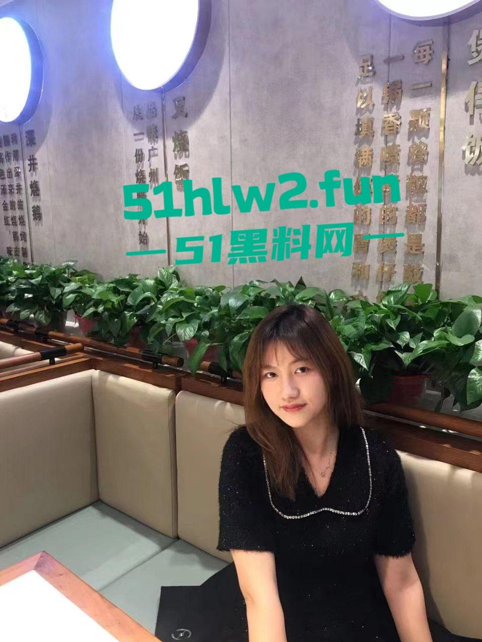 河北衡水顺平中学班主任爆大瓜!C-18班政治老师教书是正经的,下课跪地吃鸡骚得一批真会玩! 第10张 河北衡水顺平中学班主任爆大瓜!C-18班政治老师教书是正经的,下课跪地吃鸡骚得一批真会玩! 第10张