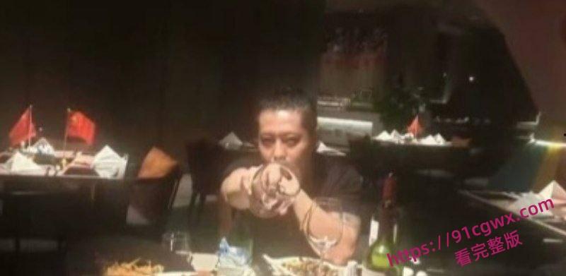 民族歌手乌兰图雅不雅信息曝光 包养团队贝斯手已婚家暴男郝梓杰 第3张 民族歌手乌兰图雅不雅信息曝光 包养团队贝斯手已婚家暴男郝梓杰 第3张