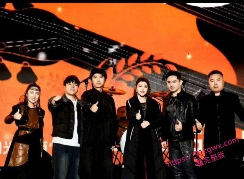 民族歌手乌兰图雅不雅信息曝光 包养团队贝斯手已婚家暴男郝梓杰 第17张 民族歌手乌兰图雅不雅信息曝光 包养团队贝斯手已婚家暴男郝梓杰 第17张