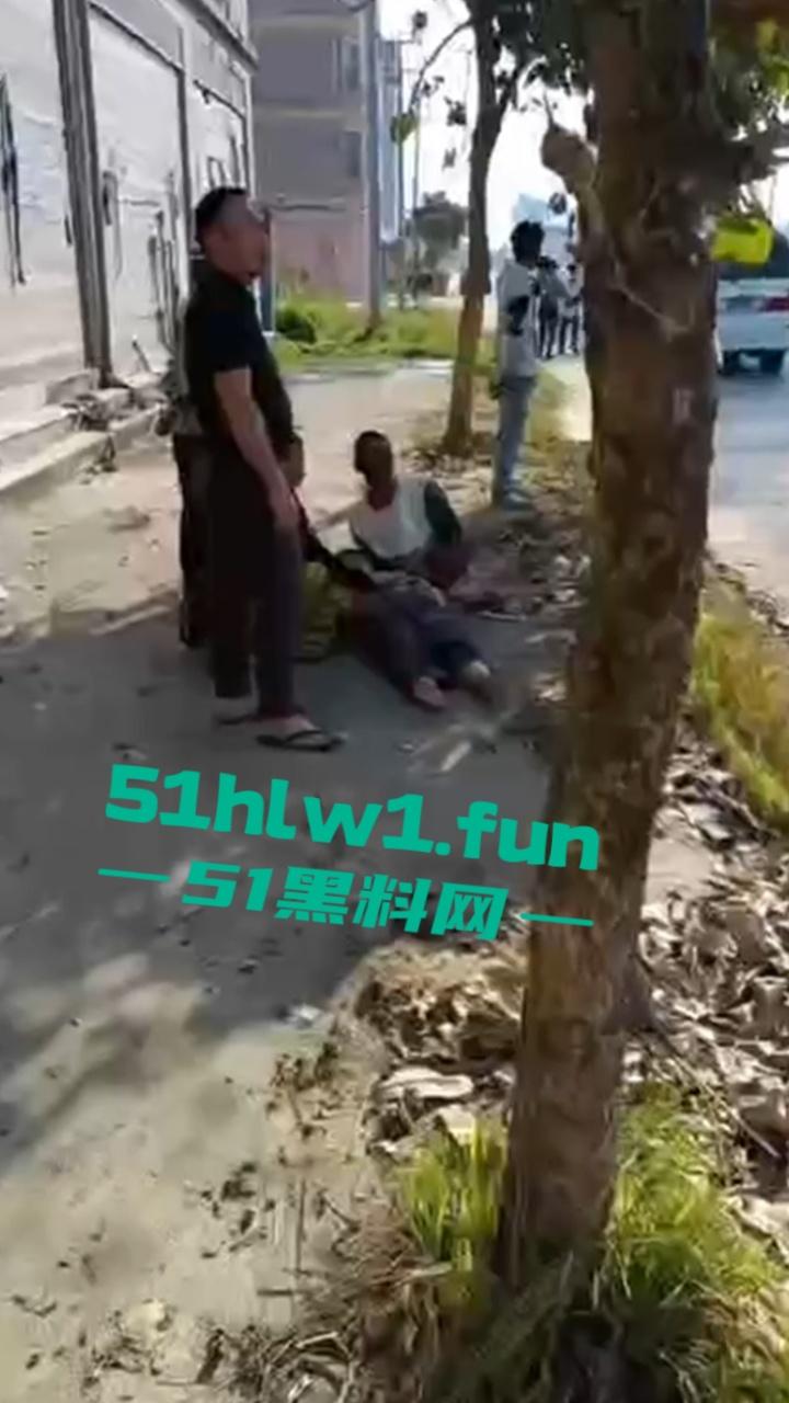 缅甸发生严重车祸 据悉是园区管理员木姐 骑电瓶车出门时 被飞速行驶的面包车撞飞 这就是恶有恶报? 第6张 缅甸发生严重车祸 据悉是园区管理员木姐 骑电瓶车出门时 被飞速行驶的面包车撞飞 这就是恶有恶报? 第6张