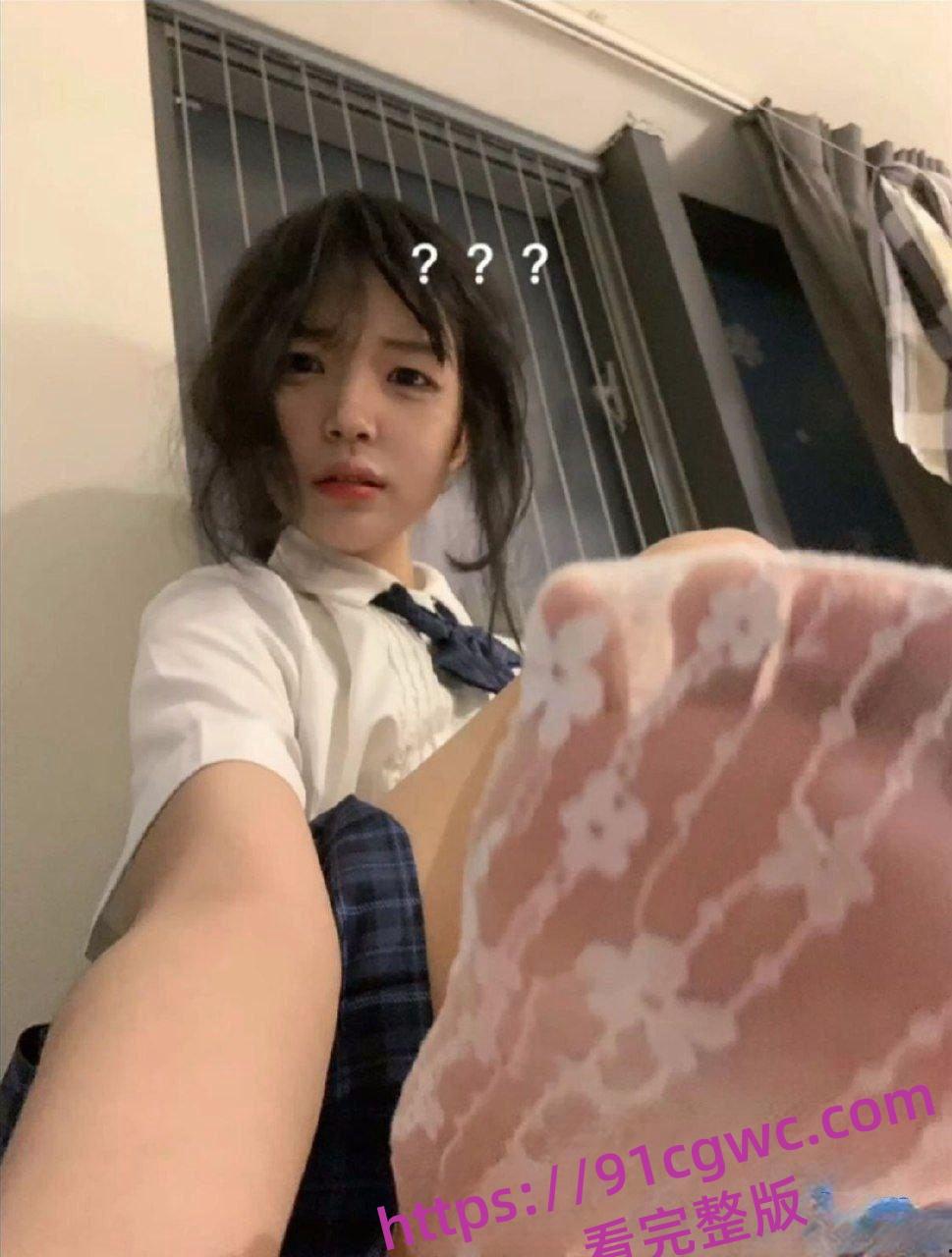 抖音网红毒妇为了钱选择下海，直播时是甜美女神，私下却是个发情母狗  第1张