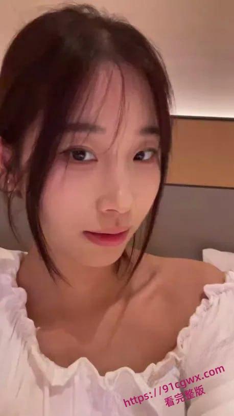 东北可爱大眼贫乳女大学生吴静璇居家激情视频外泄 第4张 东北可爱大眼贫乳女大学生吴静璇居家激情视频外泄 第4张