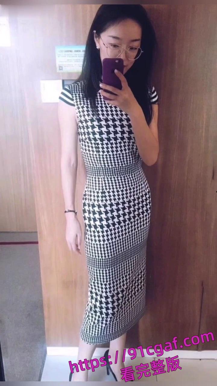 济南教师张雪出轨奸夫,被奸夫艹得大呼:“我就要你操我,快射我嘴里” 第5张 济南教师张雪出轨奸夫,被奸夫艹得大呼:“我就要你操我,快射我嘴里” 第5张