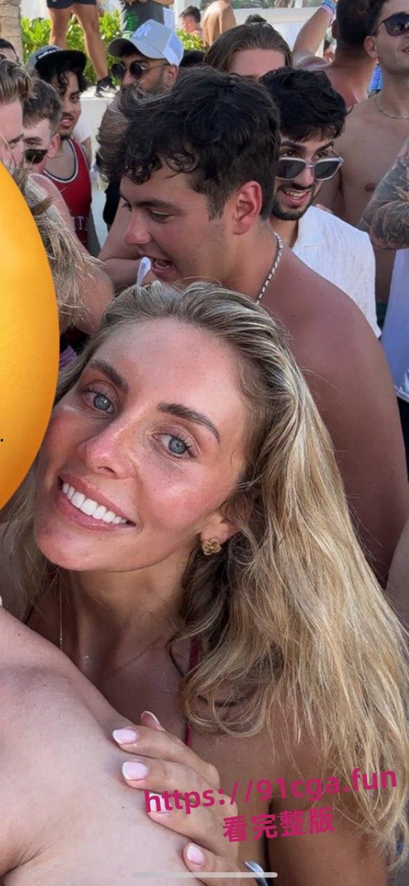 日逼大王Bonnie Blue出席墨西哥坎昆春假引发争议：24小时与1057人纪录再掀波澜  第2张