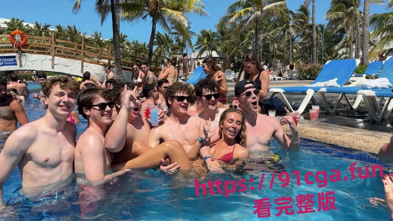 日逼大王Bonnie Blue出席墨西哥坎昆春假引发争议：24小时与1057人纪录再掀波澜  第6张