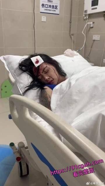 闺蜜当场破防持刀自残!一句“我有你出轨视频”引爆惊天大瓜 第6张 闺蜜当场破防持刀自残!一句“我有你出轨视频”引爆惊天大瓜 第6张