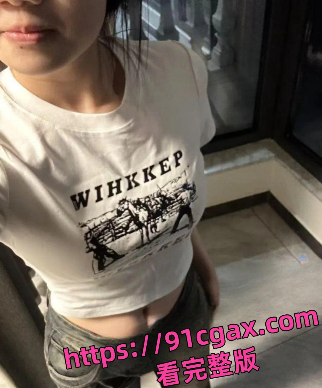 热恋期情侣出租房性爱视频流出！女友女上位白嫩奶子多毛嫩穴被猛插！  第3张