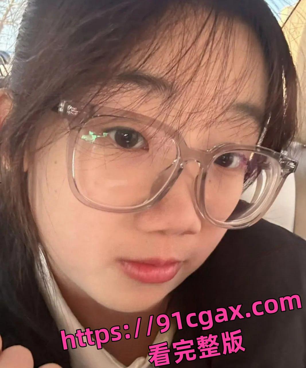 热恋期情侣出租房性爱视频流出！女友女上位白嫩奶子多毛嫩穴被猛插！  第4张