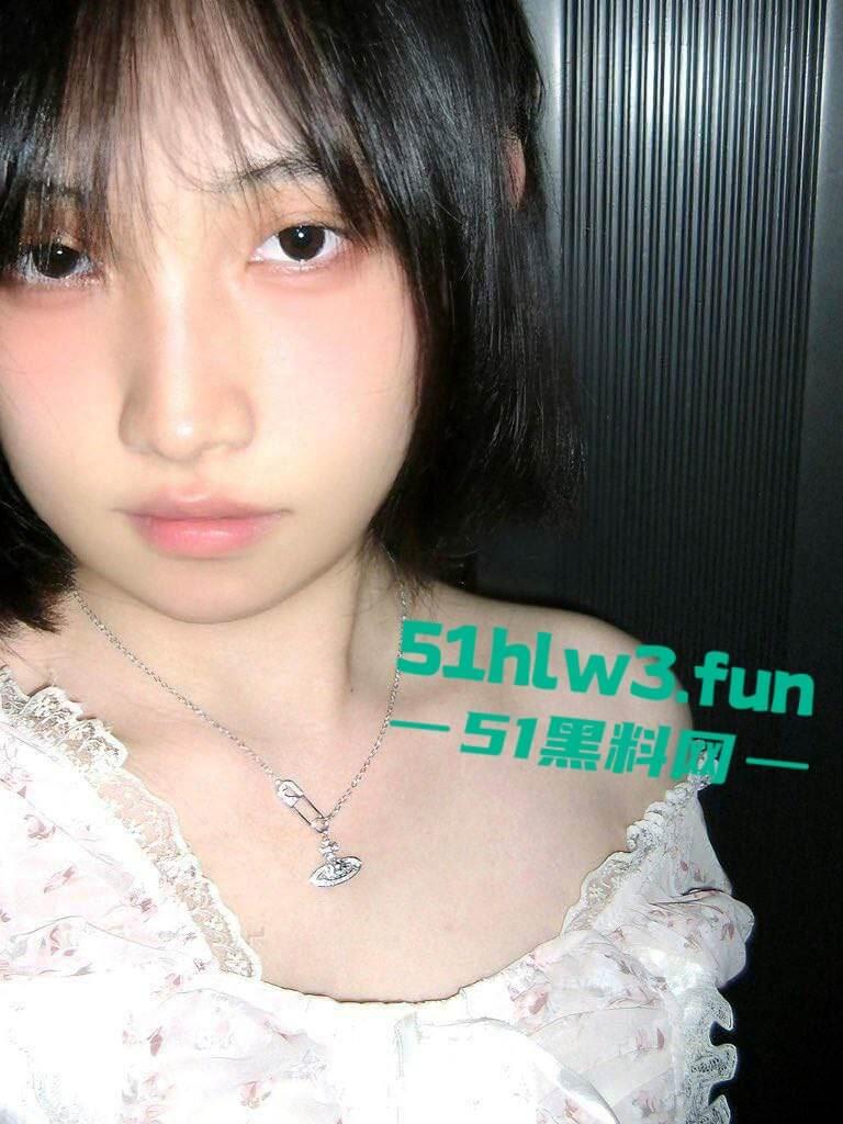 超性感极品学妹【刘文文】长腿翘臀性感骚货,穿黑丝诱惑勾引被金主约到酒店扛腿抽插叫声淫荡。 第7张 超性感极品学妹【刘文文】长腿翘臀性感骚货,穿黑丝诱惑勾引被金主约到酒店扛腿抽插叫声淫荡。 第7张