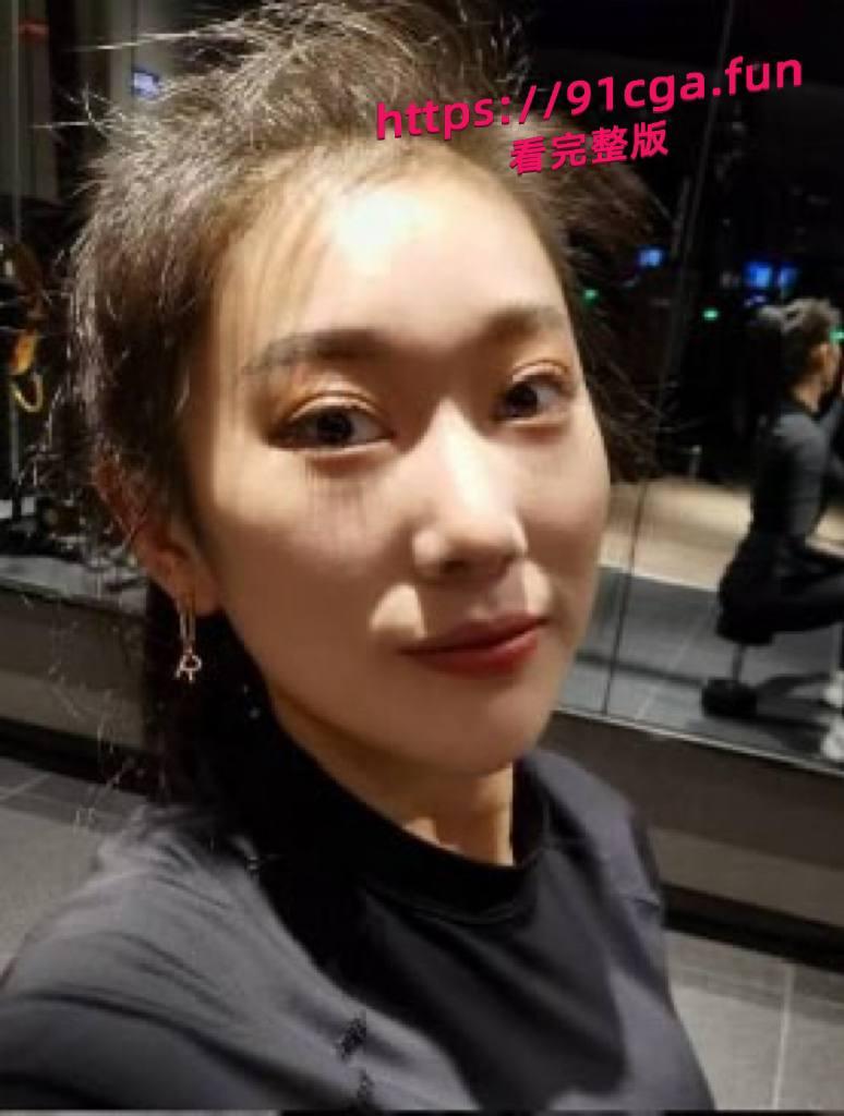 陕西西安汽车销售张伊儿为冲业绩放大招，和顾客成交之后的啪啪私拍视频曝光！  第3张