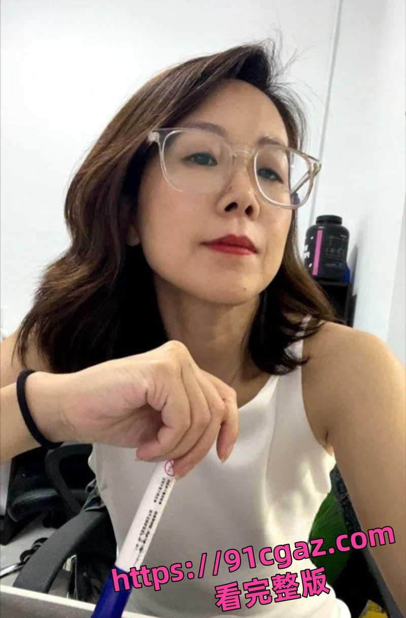 安徽涡阳一小学女校长传出与当地教育局长潜规则的不雅视频 第1张 安徽涡阳一小学女校长传出与当地教育局长潜规则的不雅视频 第1张