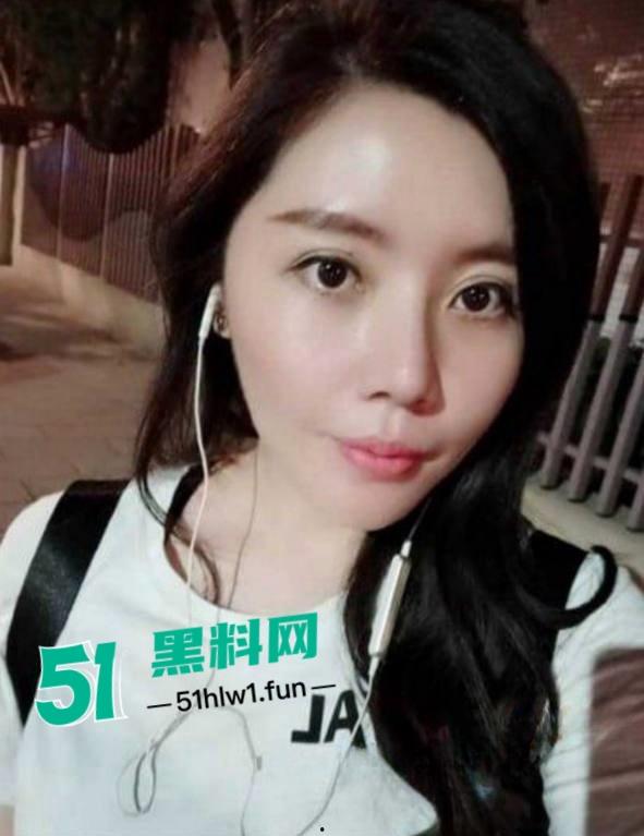 震惊!七岁男童为了游戏皮肤不惜把拿妈妈照片视频的跟人交换,偷拍妈妈大量裸照和视频传出。 第15张 震惊!七岁男童为了游戏皮肤不惜把拿妈妈照片视频的跟人交换,偷拍妈妈大量裸照和视频传出。 第15张