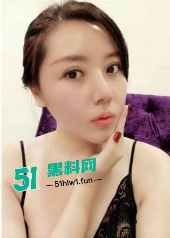 震惊!七岁男童为了游戏皮肤不惜把拿妈妈照片视频的跟人交换,偷拍妈妈大量裸照和视频传出。 第18张 震惊!七岁男童为了游戏皮肤不惜把拿妈妈照片视频的跟人交换,偷拍妈妈大量裸照和视频传出。 第18张