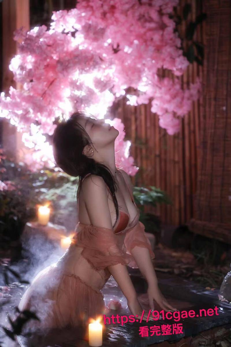 顶级回归！高端外围天花板悠悠复出，白丝腿环被主任暴力颠勺，沙发狂操攻速拉满直接干到飞起！  第8张