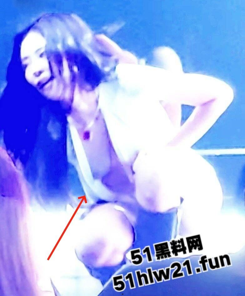 韩国女团舞台走光事件,Blackpink成员【jennie】演唱会乳头走光,这大奶子看着太诱人,这可是赤裸裸勾引财阀大佬! 第1张 韩国女团舞台走光事件,Blackpink成员【jennie】演唱会乳头走光,这大奶子看着太诱人,这可是赤裸裸勾引财阀大佬! 第1张