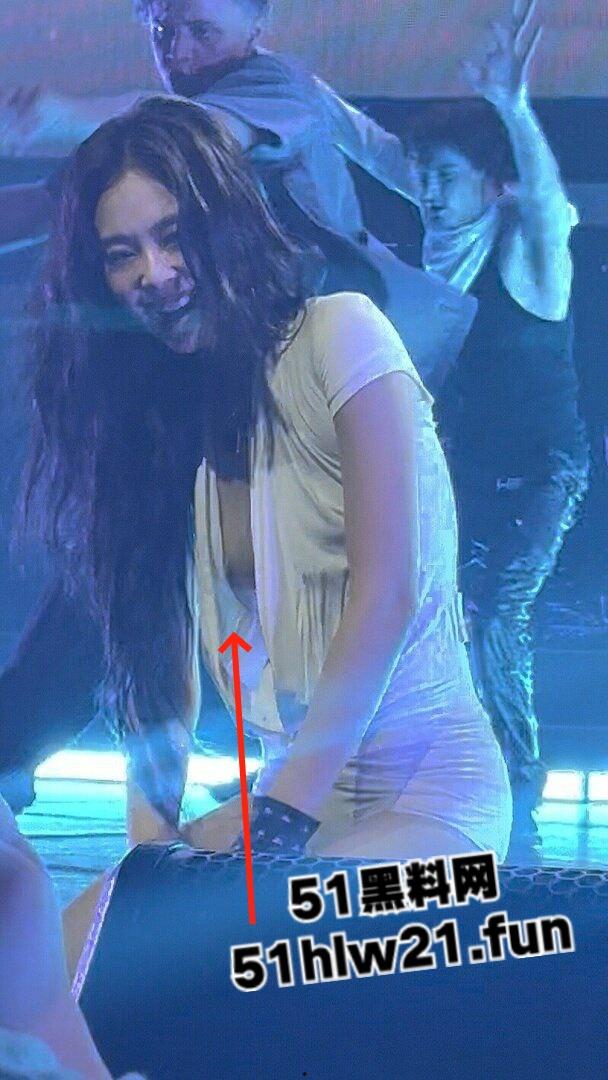 韩国女团舞台走光事件,Blackpink成员【jennie】演唱会乳头走光,这大奶子看着太诱人,这可是赤裸裸勾引财阀大佬! 第2张 韩国女团舞台走光事件,Blackpink成员【jennie】演唱会乳头走光,这大奶子看着太诱人,这可是赤裸裸勾引财阀大佬! 第2张