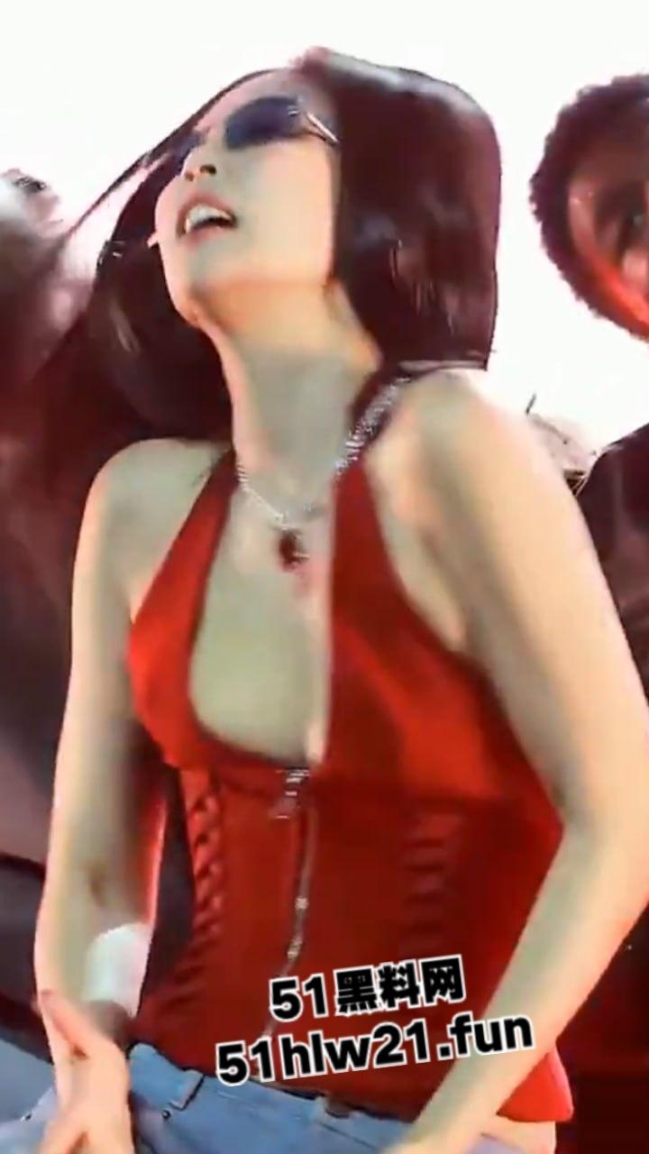 韩国女团舞台走光事件,Blackpink成员【jennie】演唱会乳头走光,这大奶子看着太诱人,这可是赤裸裸勾引财阀大佬! 第5张 韩国女团舞台走光事件,Blackpink成员【jennie】演唱会乳头走光,这大奶子看着太诱人,这可是赤裸裸勾引财阀大佬! 第5张