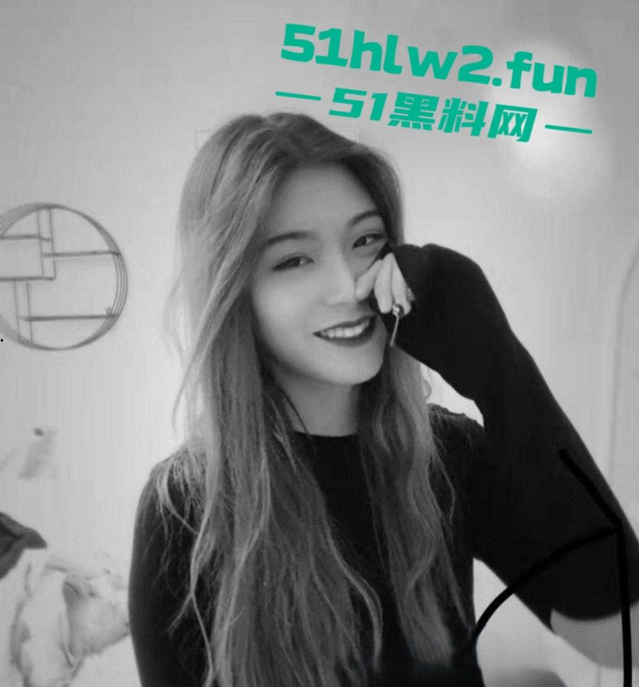 劳斯莱斯车主群现卖妻绿魔,美艳娇妻被群友轮番爆操,男主丝毫不怒,反获万人点赞,成大事者不拘小节牛啊! 第3张 劳斯莱斯车主群现卖妻绿魔,美艳娇妻被群友轮番爆操,男主丝毫不怒,反获万人点赞,成大事者不拘小节牛啊! 第3张