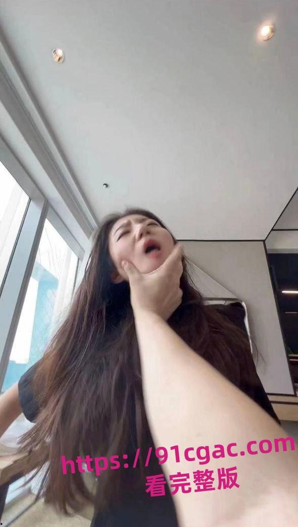 警花张津瑜和现任老公家人们一起吃饭！沦为万人肉便器居然被老实人接盘了  第1张