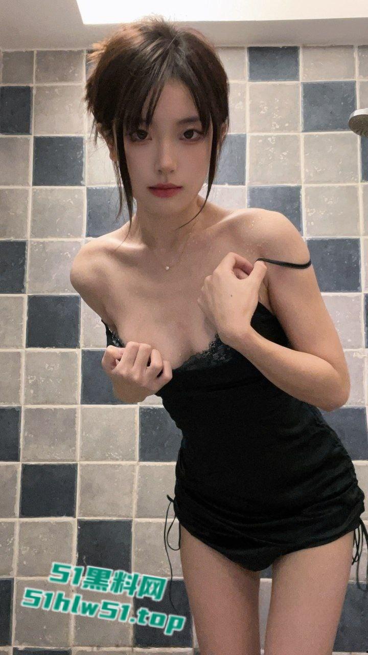 高颜值御姐【香草姐姐】颜值性感尤物，微密圈大尺度视图流出身材一流极度反差！  第5张