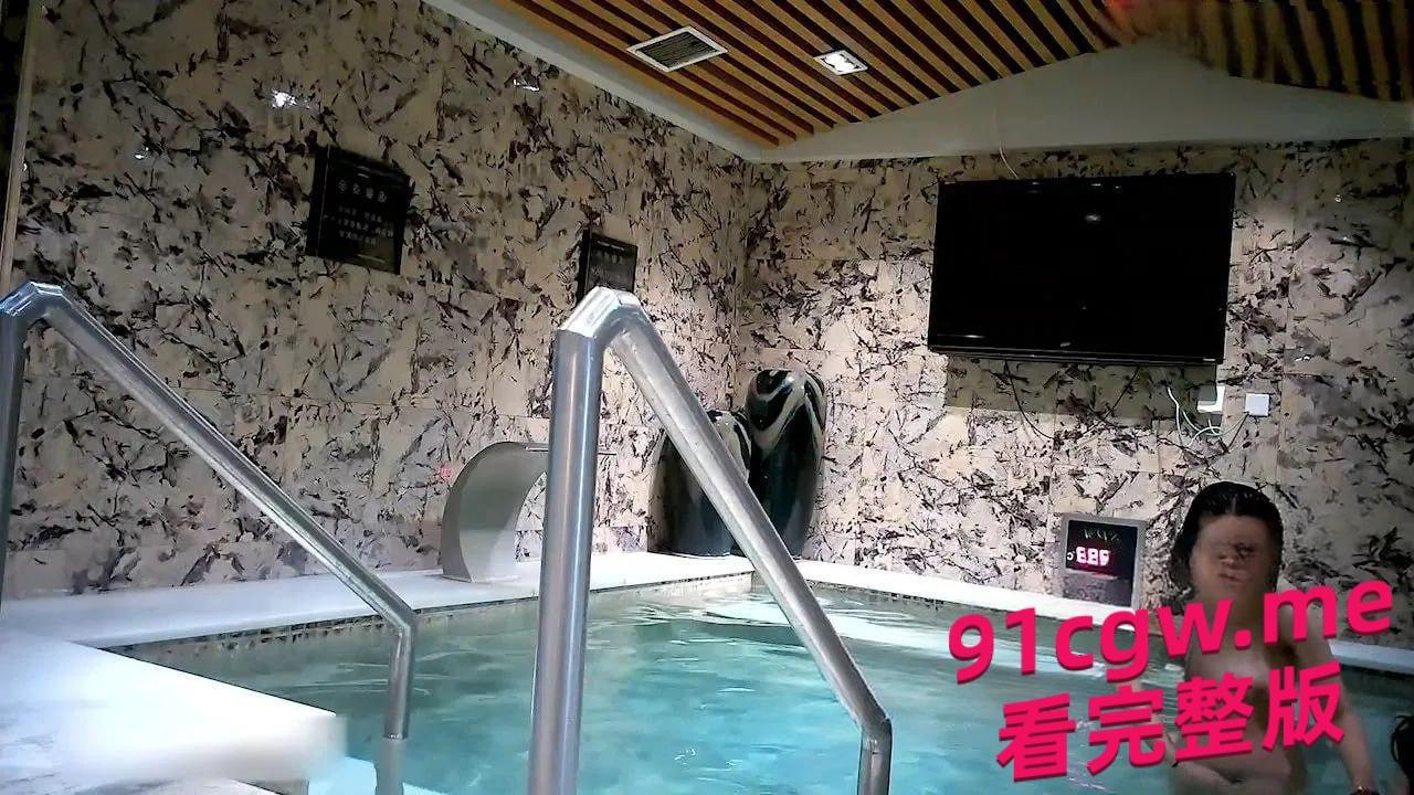 女澡堂偷拍视频流出!水中嬉戏看得人口水直流! 第3张 女澡堂偷拍视频流出!水中嬉戏看得人口水直流! 第3张