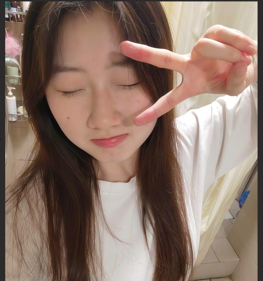 曲阜师范大学05年母狗 何鑫 眼镜反差嫩妹 自拍骚穴视频 线下足交！  第2张