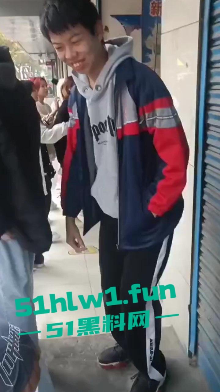 山东枣庄精神小妹霸凌,两帮小美女激情对战,旁边的男学生都看笑了,果然女人打架是男人最爱看的! 第9张 山东枣庄精神小妹霸凌,两帮小美女激情对战,旁边的男学生都看笑了,果然女人打架是男人最爱看的! 第9张