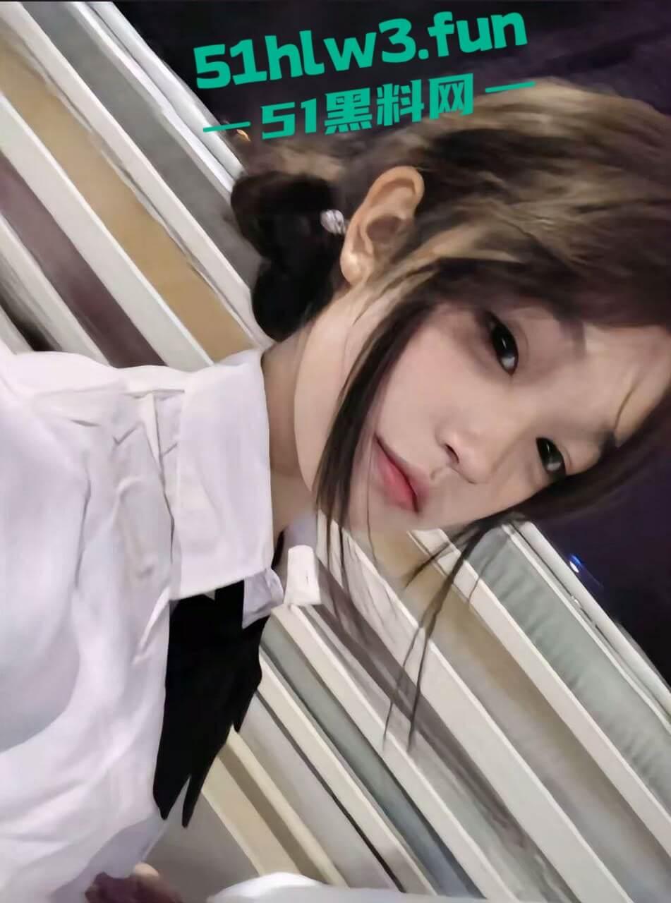 推特反差小萝莉【神探狸狸】白幼瘦大奶萝莉，美乳硕大粉嫩细腰嫩穴身材性感自拍福利视图流出。  第9张