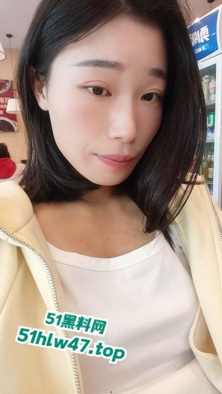 极品少妇寂寞野外露出直播，公共座椅成自慰椅双腿大张插到喷水！  第2张