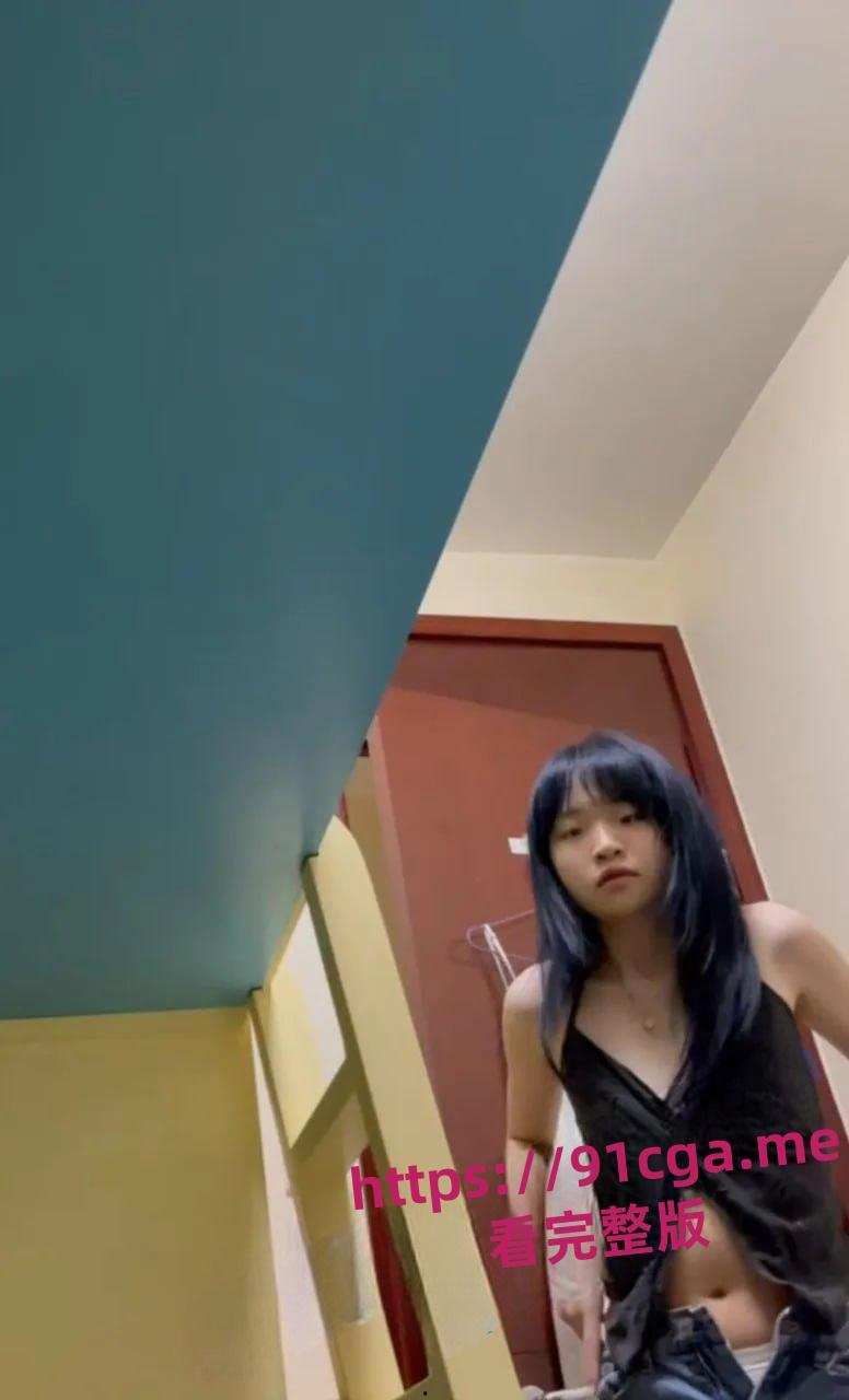 上海小学妹被邪恶叔叔包养 干的面目扭曲 洗澡做爱换衣全泄密 第4张 上海小学妹被邪恶叔叔包养 干的面目扭曲 洗澡做爱换衣全泄密 第4张