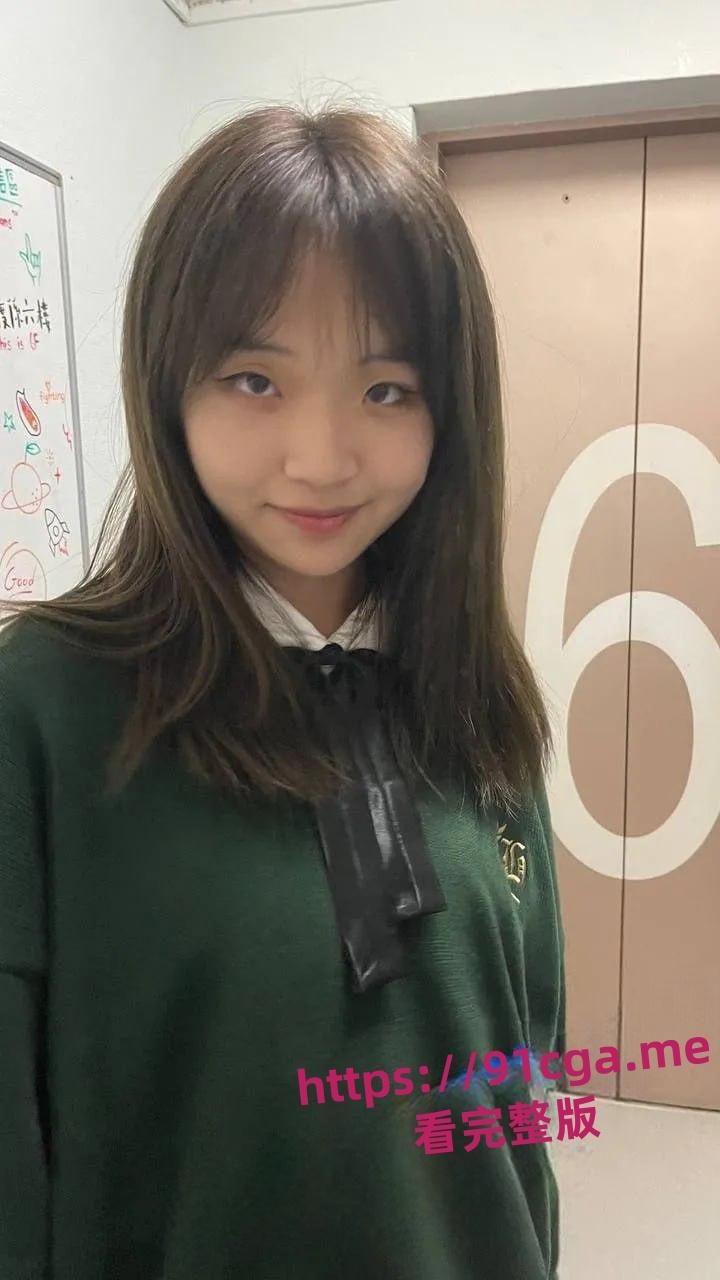 上海小学妹被邪恶叔叔包养 干的面目扭曲 洗澡做爱换衣全泄密 第6张 上海小学妹被邪恶叔叔包养 干的面目扭曲 洗澡做爱换衣全泄密 第6张