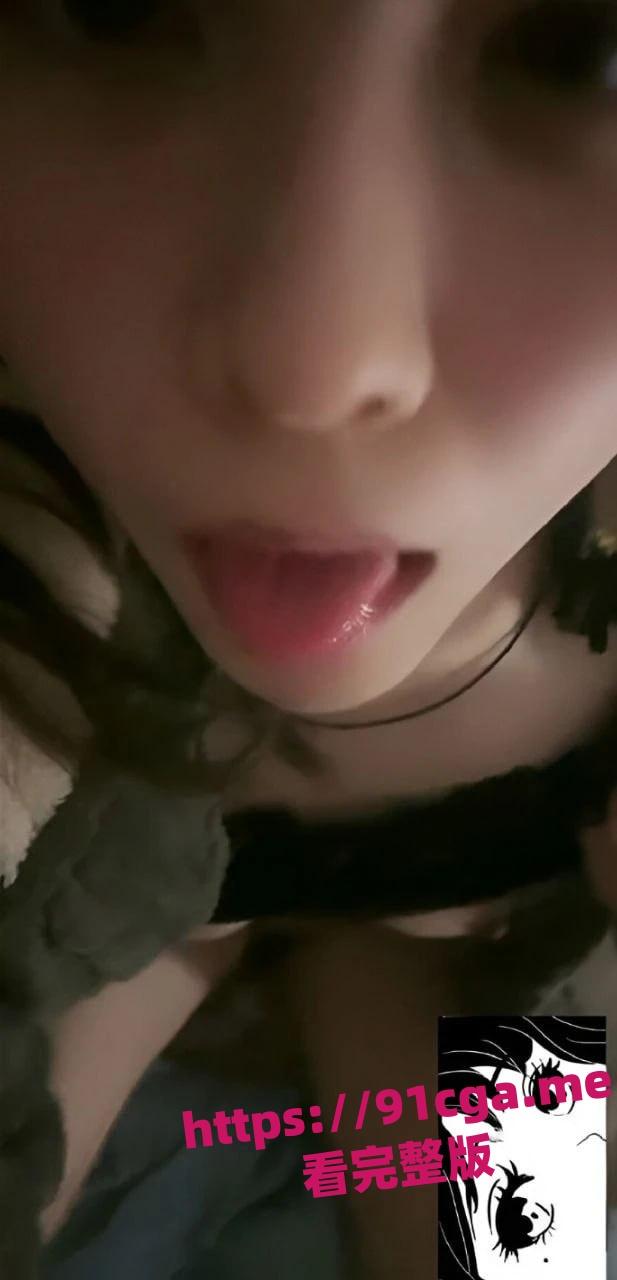 湖南长沙反差女大学生刘子玥 撩骚裸聊隔着镜头伸出舌头接网友精液 第1张 湖南长沙反差女大学生刘子玥 撩骚裸聊隔着镜头伸出舌头接网友精液 第1张