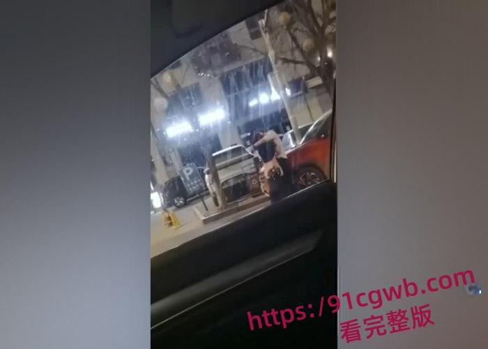 河北保定育才花园醉酒男女街头野战 站立撸管扣逼 趴路边草地爆操 强者果然不挑环境  第3张