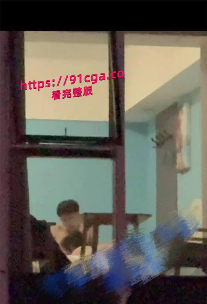 日照安泰国际广场大瓜！情侣高层公寓激情开战忘拉窗帘，千人围观现场视频！  第2张