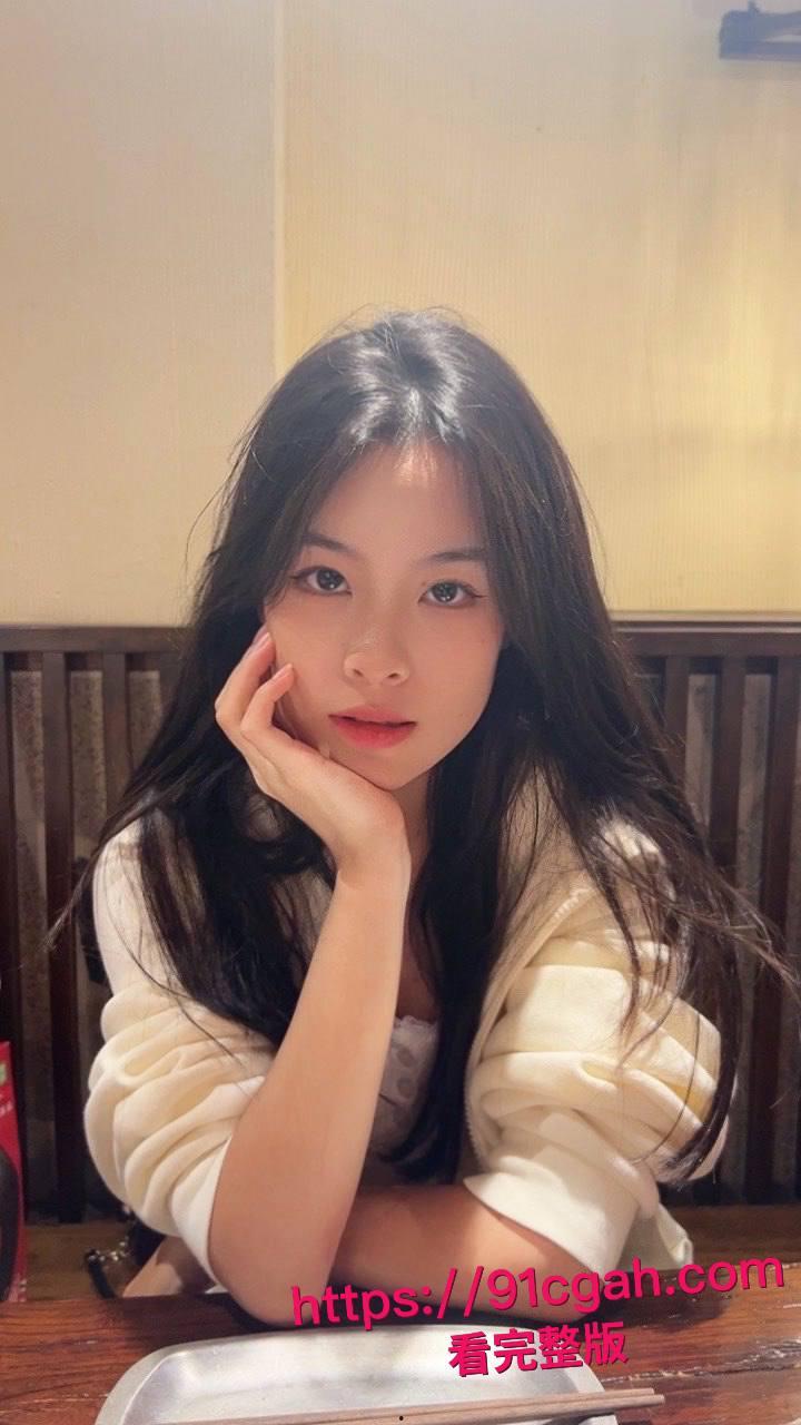 武汉美女助教 许安彤 填写母狗调查问卷 并被带到酒店爆操流出 高颜值 巨乳 粉嫩骚穴 学霸变身极品反差婊  第2张