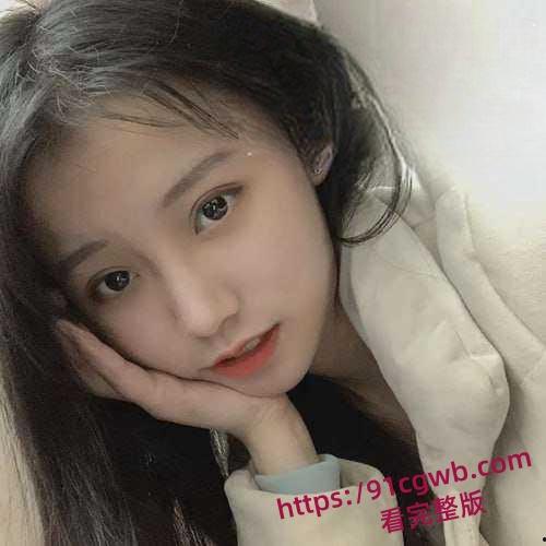 长相神似女明星鞠婧祎的反差淫娃，被男友大力抽插到高潮，直接喷水加颤抖，带劲了  第1张