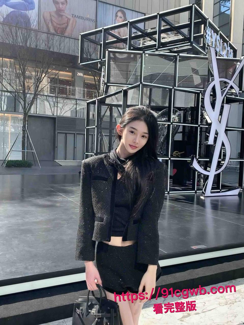 南京艺术学院校花刘静雯为钱抛弃男友勾搭上富二代！被绑成母狗调教被大鸡巴狂捅视频流出  第9张