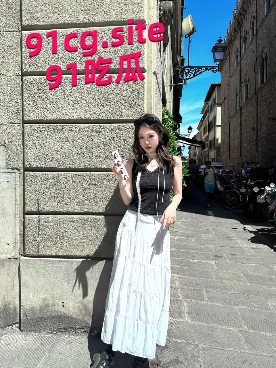 广西省柳州市 极品大学生 ，长相及其俊美，身材一流，吃鸡吧的口活更胜一筹  第2张